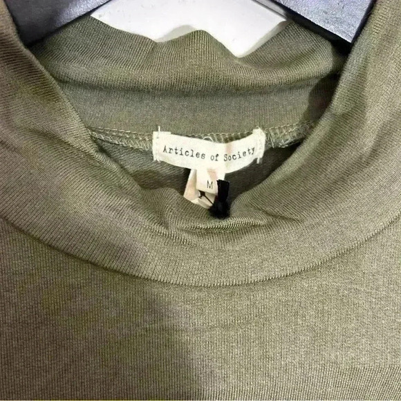 NWT Articles of Society Women Top Pocket Tee Green Pullover Short Sleeve Size M - Picture 6 of 9